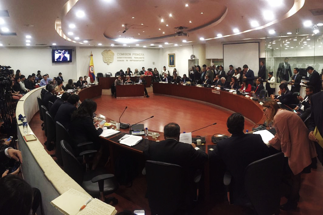 La reforma política da sus primeros pasos
