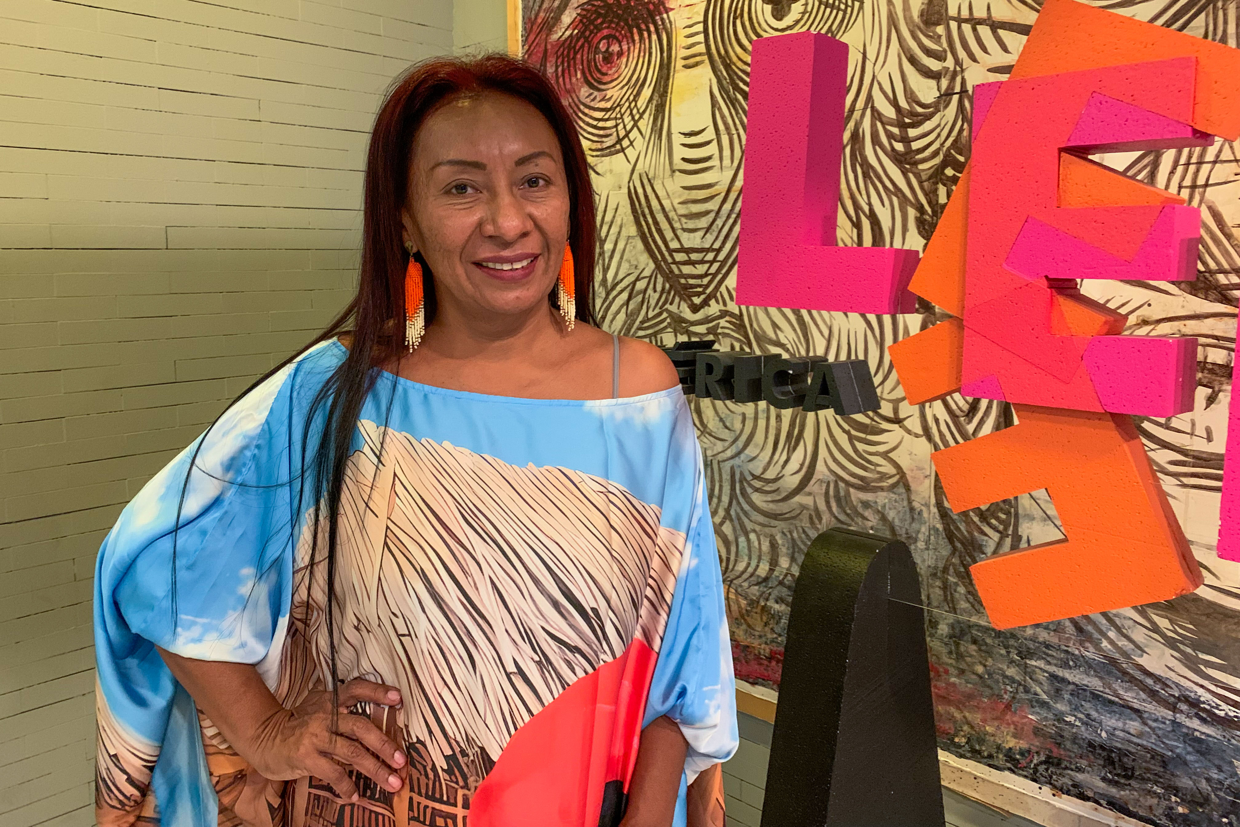 La escritora colombiana Simanca alza la voz por los derechos de niños indígenas