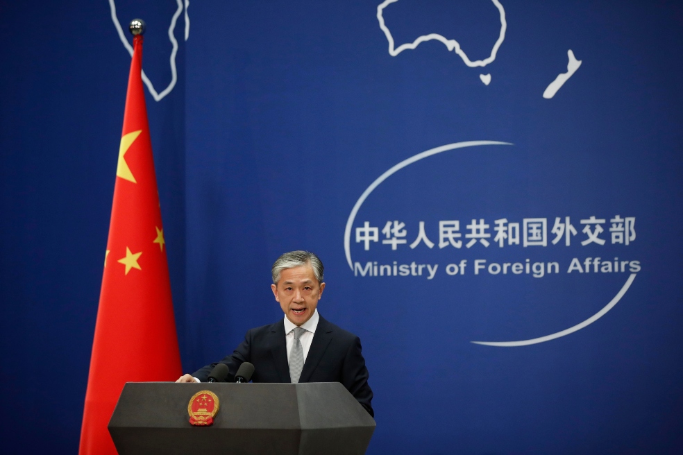¿Por qué científica china se esconde del FBI en consulado de su país en San Francisco?