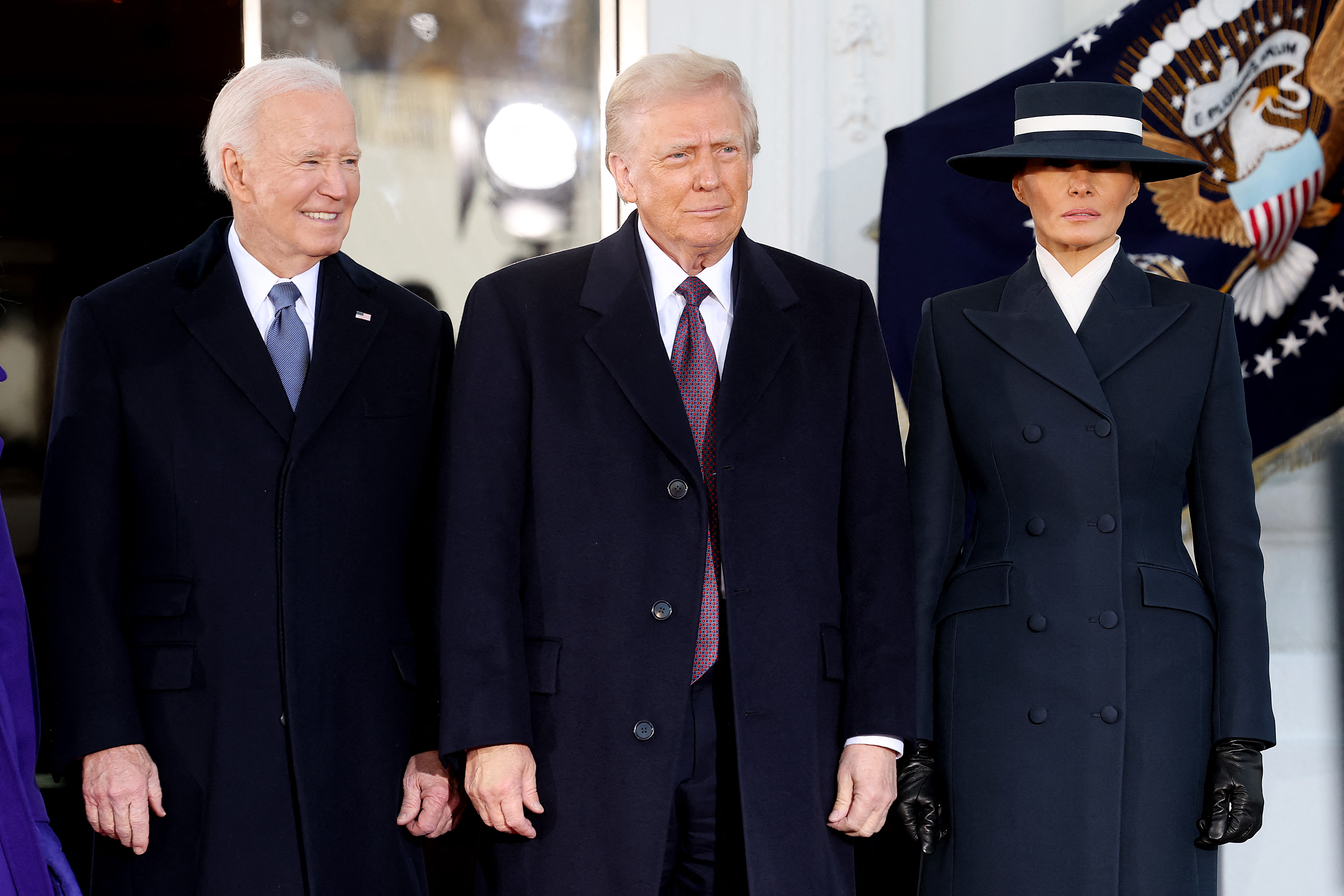 El presidente de Estados Unidos, Joe Biden, da la bienvenida al presidente electo Donald Trump y a Melania Trump a la Casa Blanca