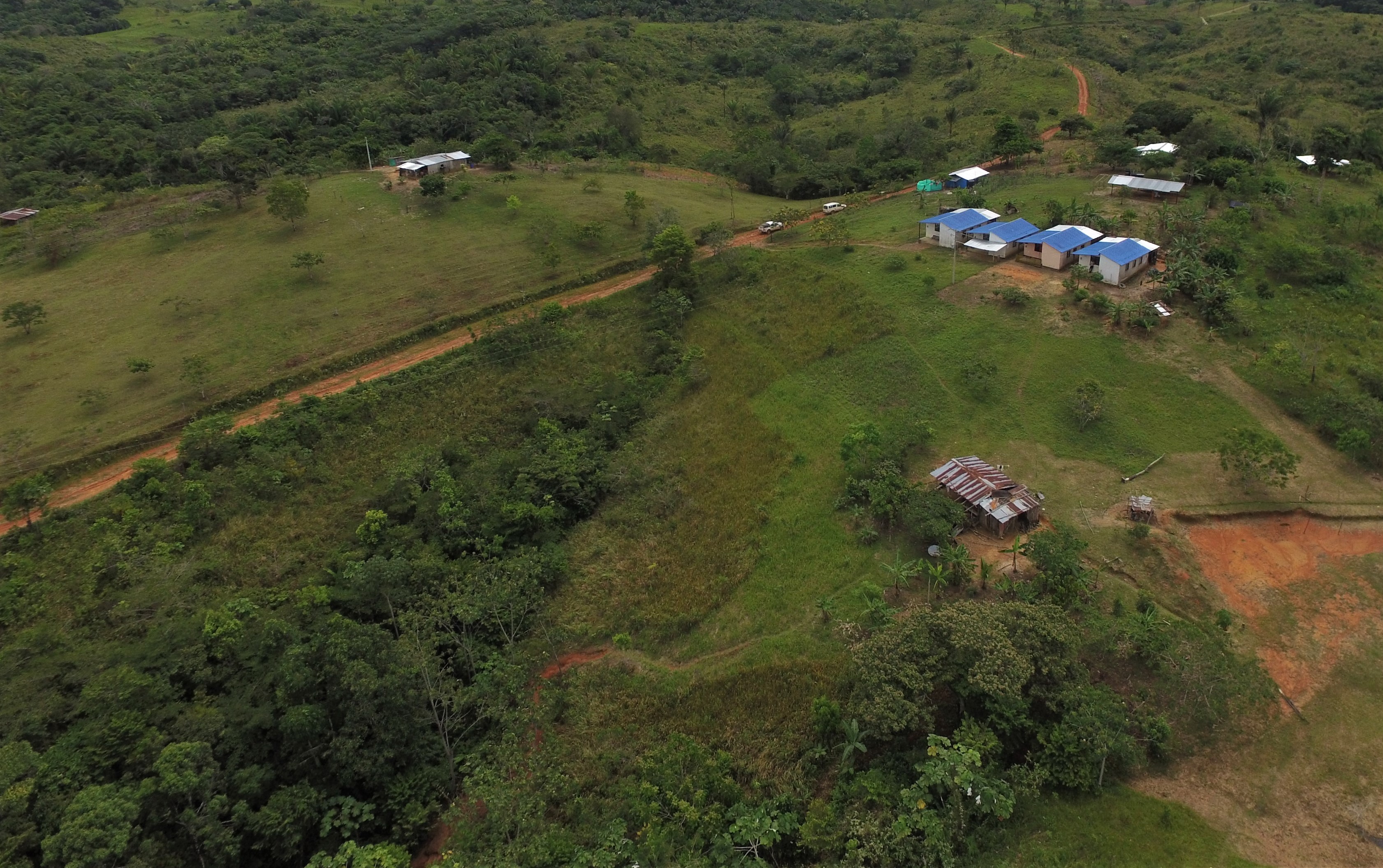 Vista áerea del resguardo indígena El Cedrito de la Vereda La Carpa, de la comunidad Embera Chamí, zona despejada de minas antipersonal.