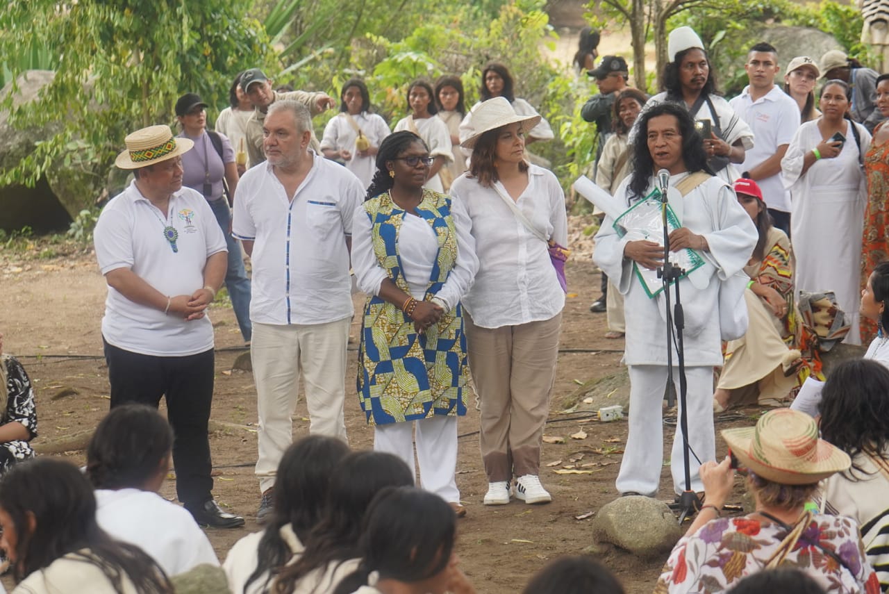 Reforma agraria: el pueblo kogui recibe 490 hectáreas y los reincorporados, 188