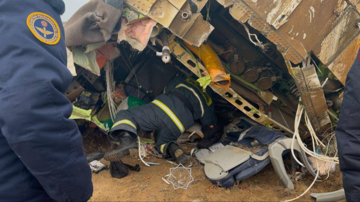 Kazajistán confirmó la muerte de 38 personas tras un accidente de avión