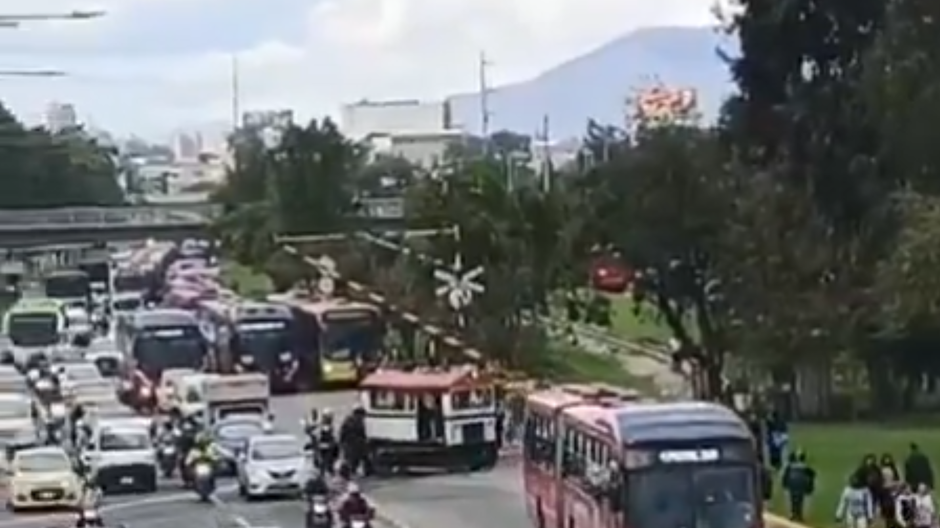 Movilidad 23 de octubre: afectación en la carrera 2A con calle 18 por protesta