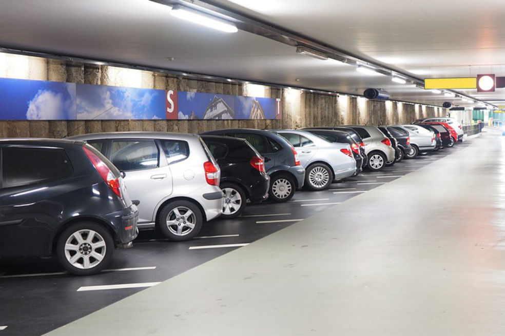 Guía para estacionar un carro de forma correcta