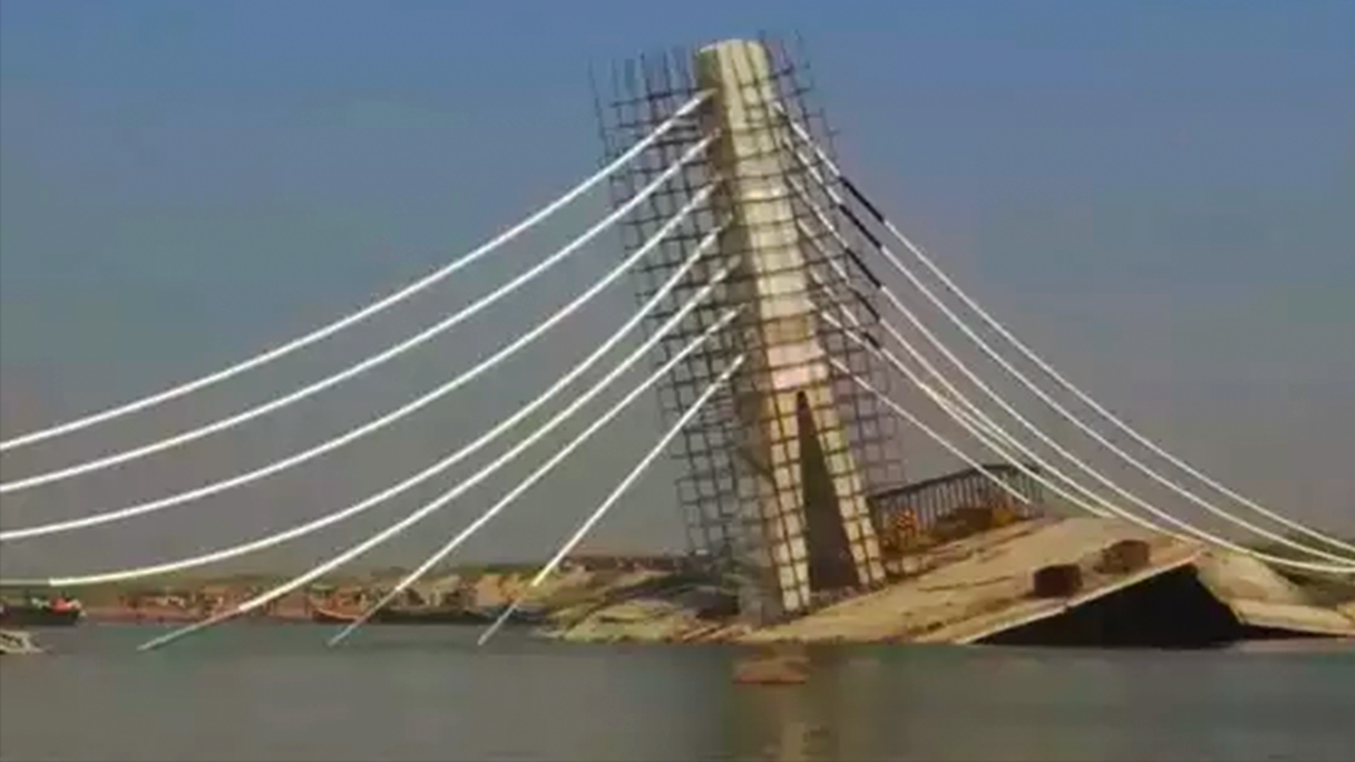 Puente colapsó en Bhagalpur, India