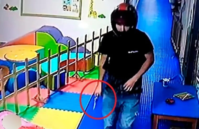 Hombre armado entró a un jardín infantil en Bello, Antioquia, para atracar a una mujer