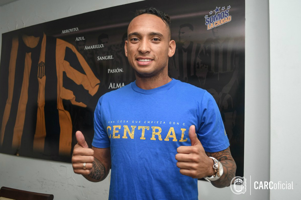 Jarlan Barrera fue presentado como nuevo jugador de Rosario Central