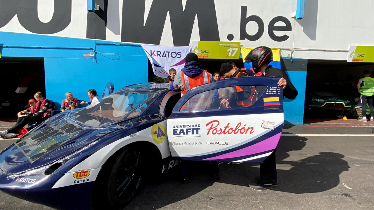 Así es el carro eléctrico que fabricaron colombianos para autódromo internacional
