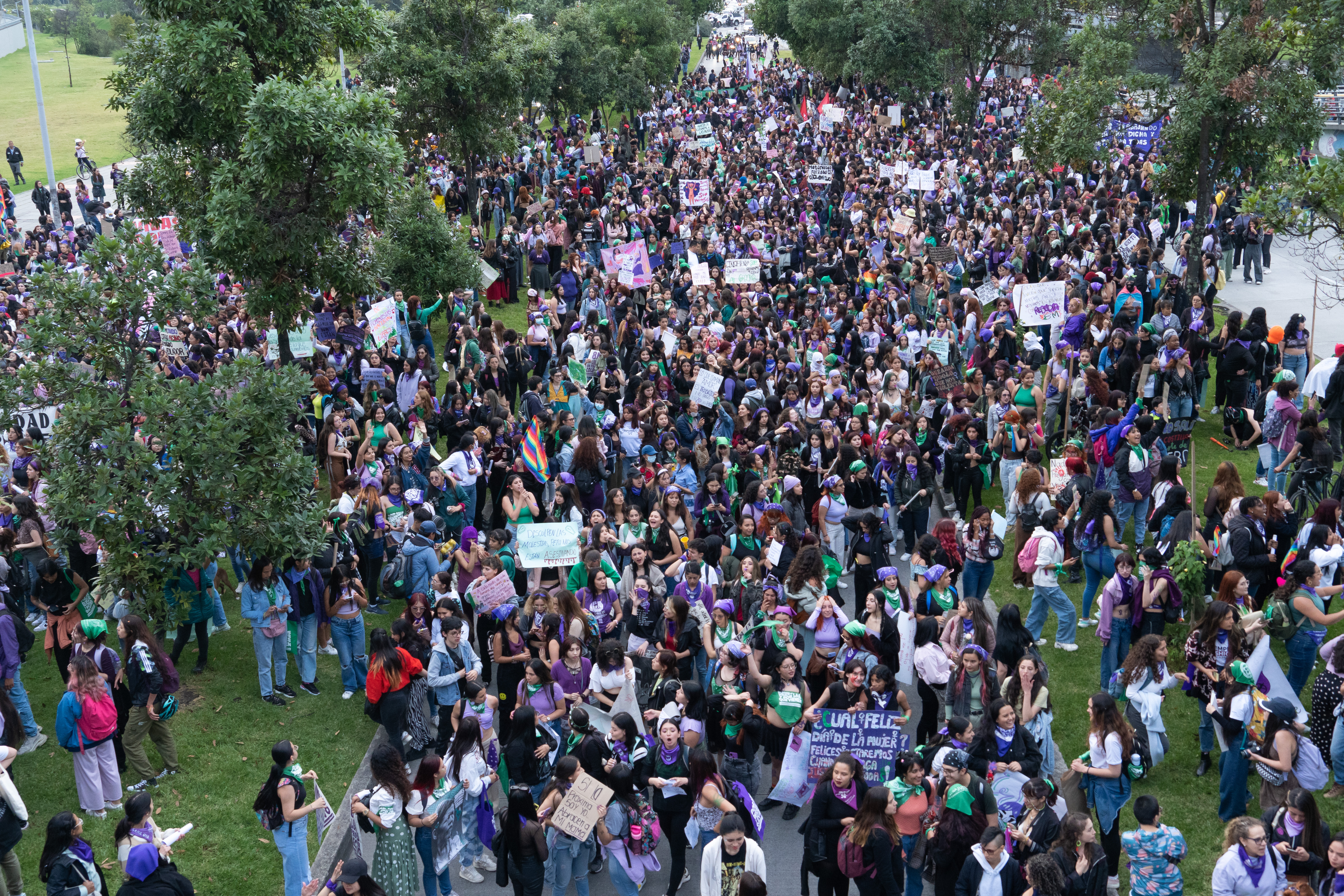 Anuncian marchas por los derechos de las mujeres y víctimas del Estado en Bogotá