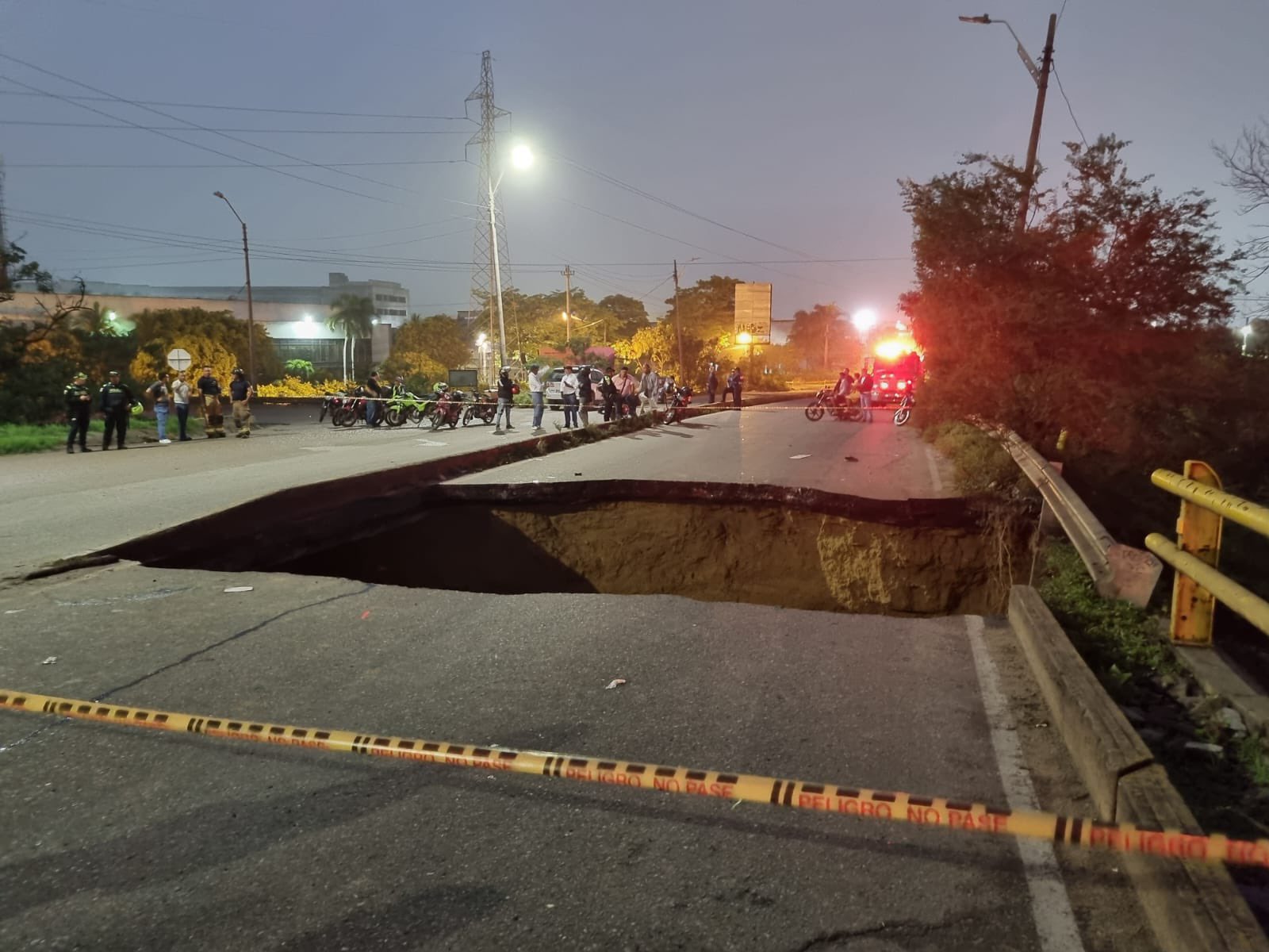 Aumentaron a cinco los muertos tras colapso en puente entre Barranquilla y Soledad