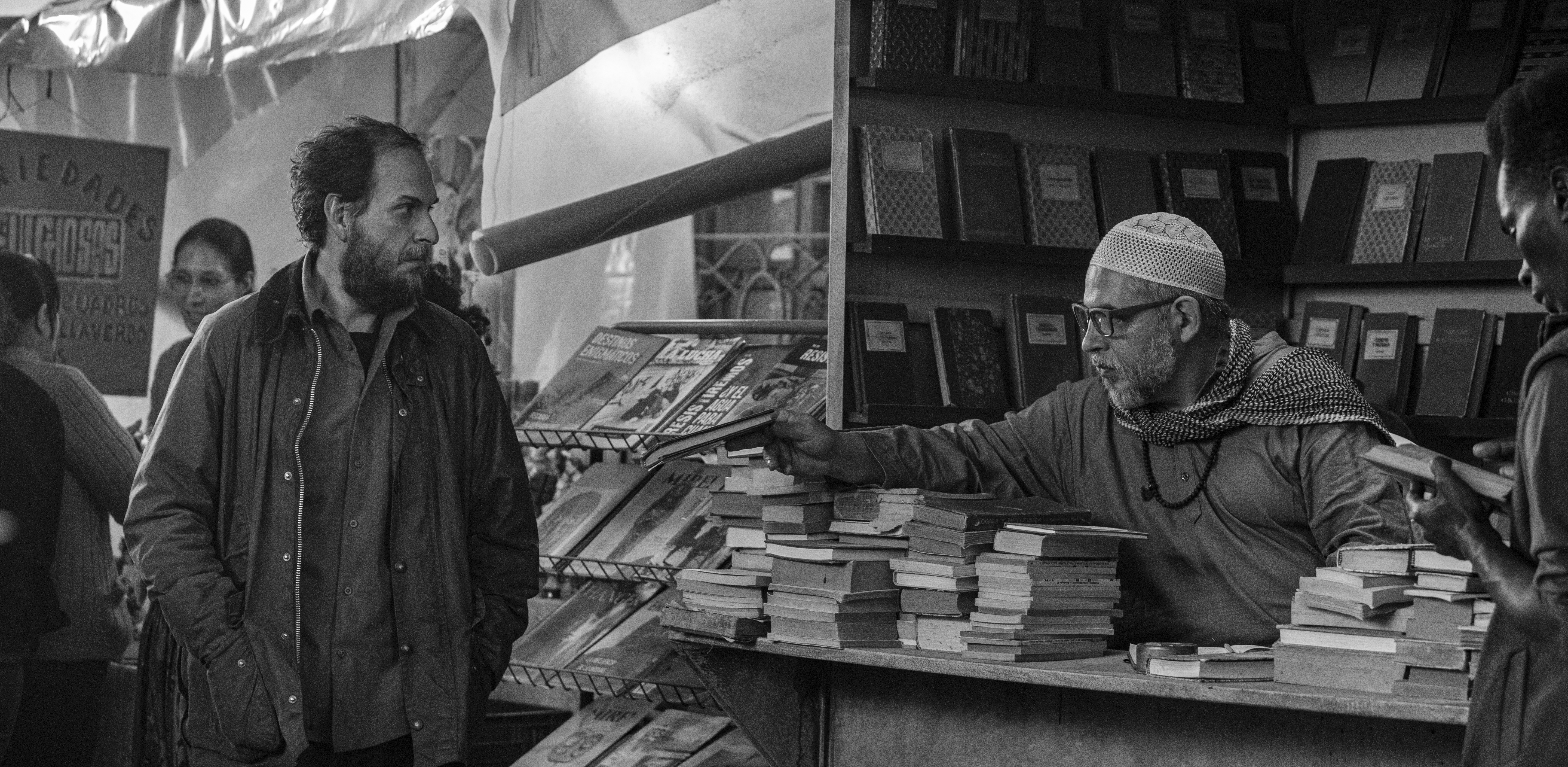 Guion no potable: reflexiones irresponsables sobre “Los iniciados” y Mario Mendoza