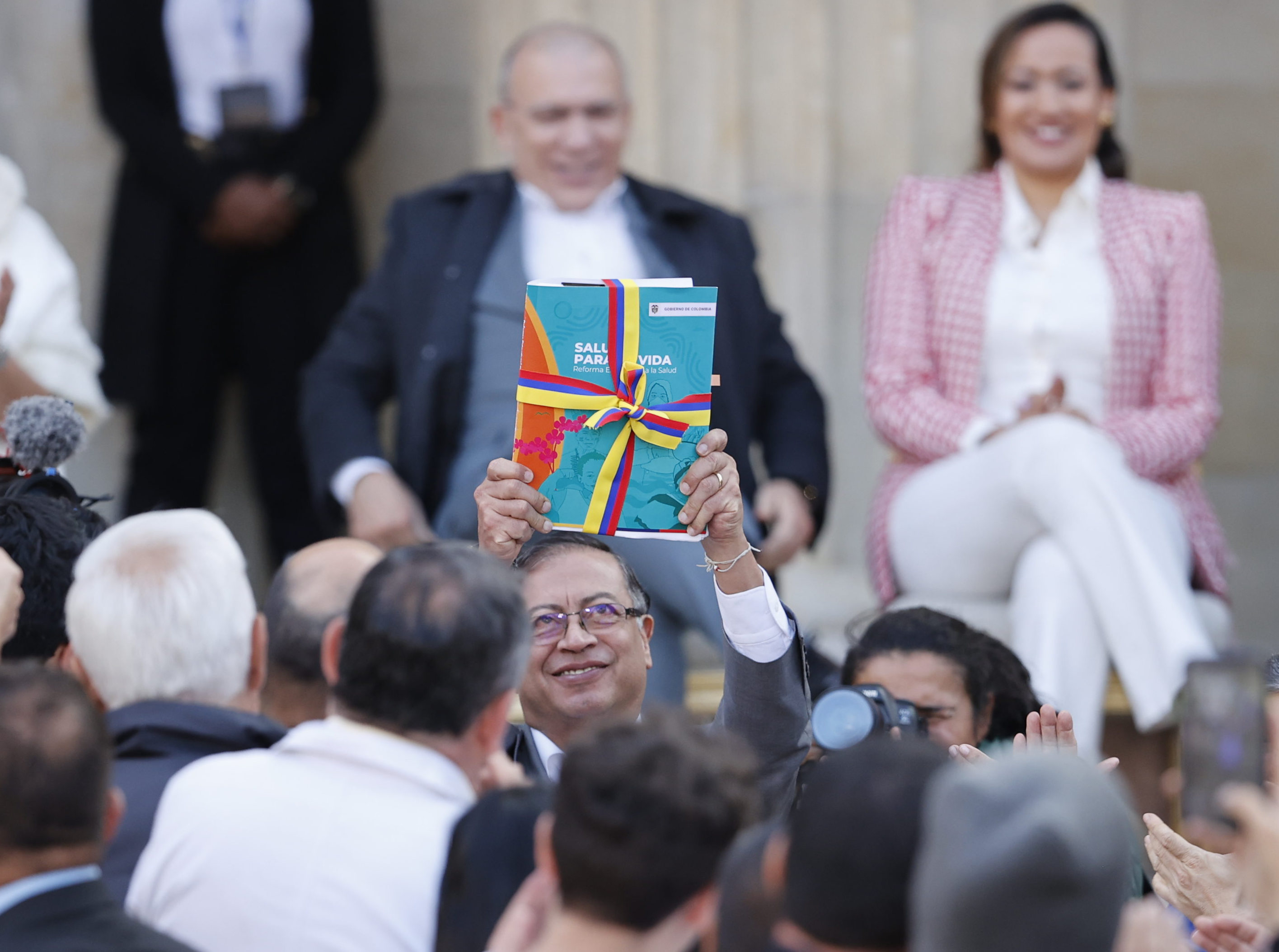 El rol protagónico y los desafíos de Nueva EPS en el sistema de salud de Petro