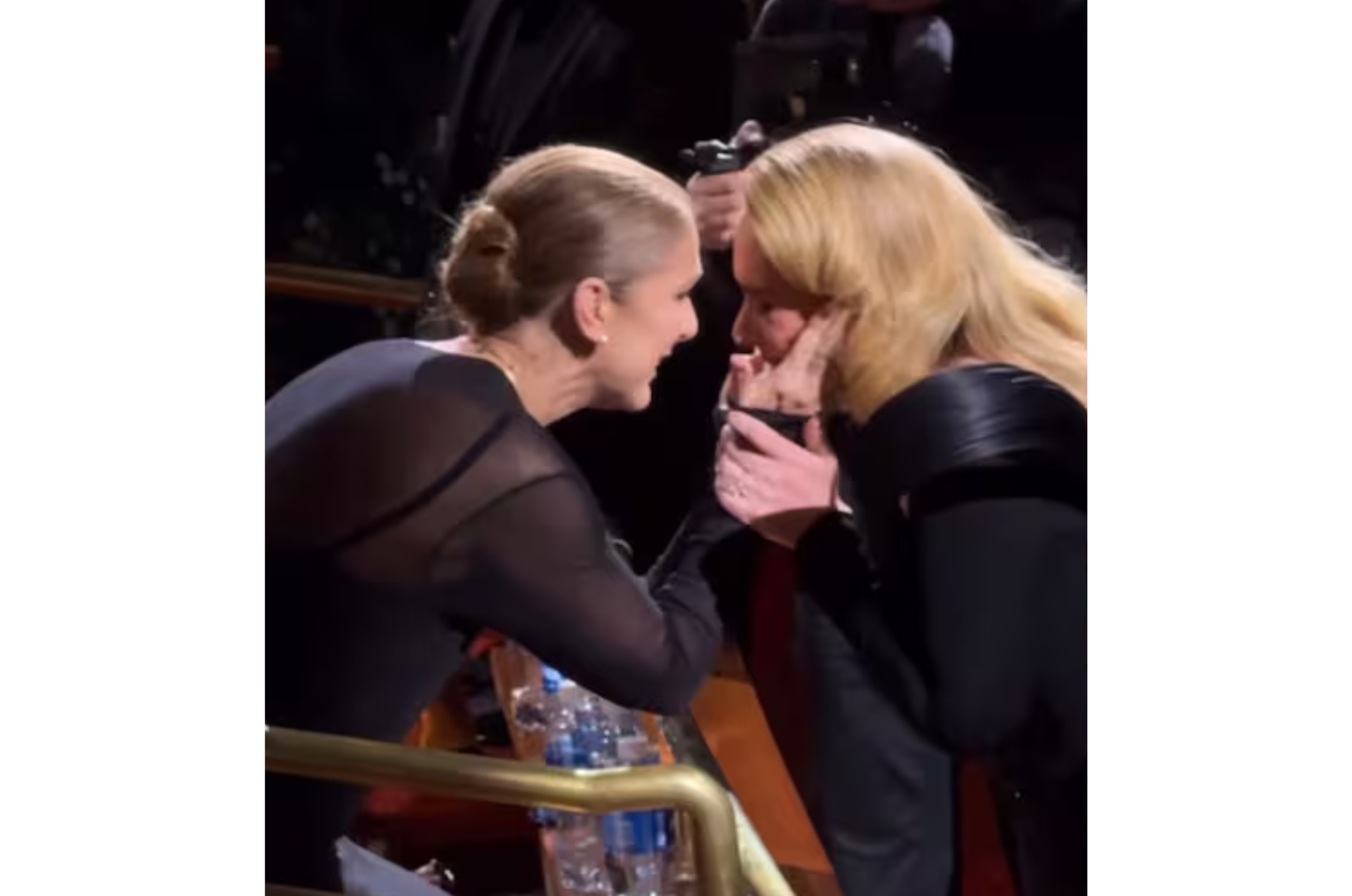 Video: Adele y Céline Dion se abrazan y lloran en un concierto en Las Vegas