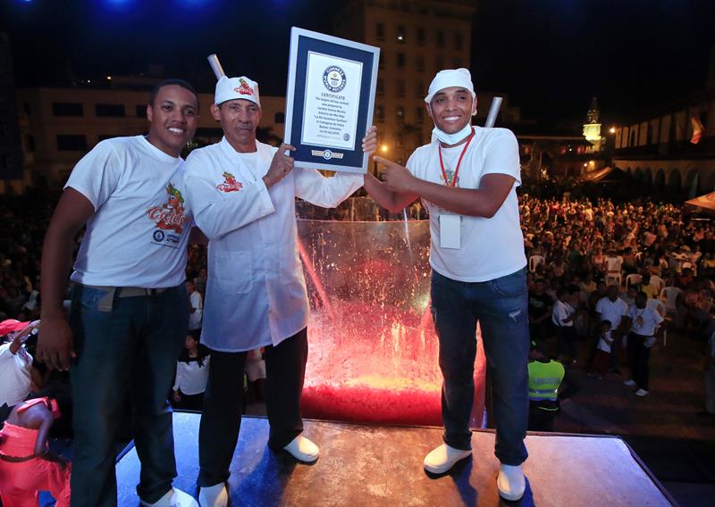 Récord Guinness para Colombia por el mayor cóctel de camarón del mundo