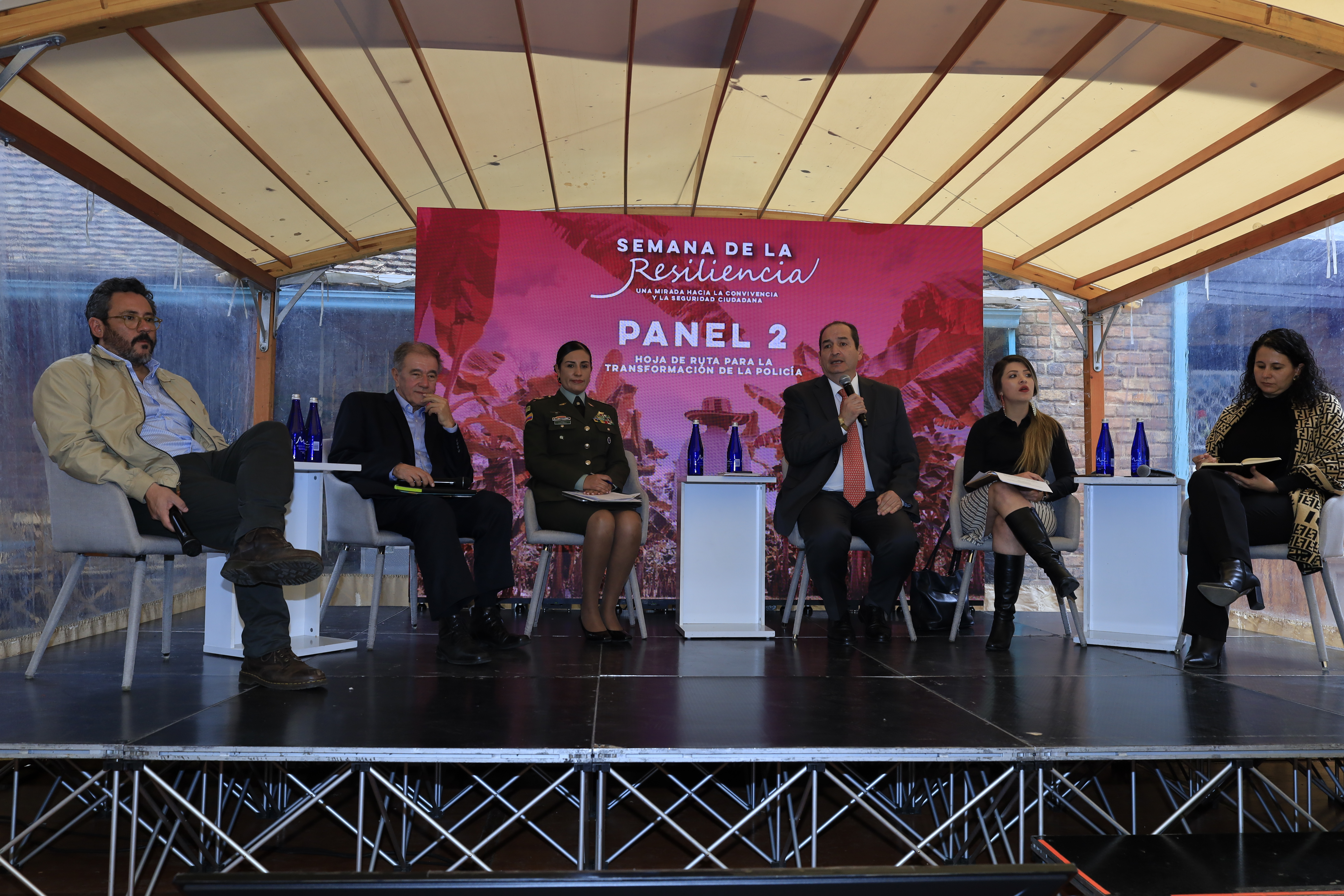 Paz en los territorios: ¿cómo abordarla desde los DD. HH. y el rol de la Policía?