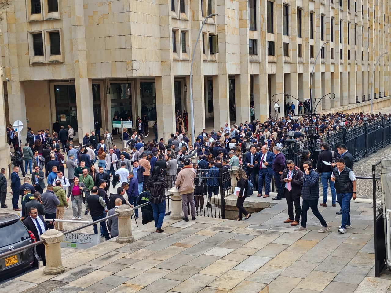 Evacuación del Congreso tras el sismo de este miércoles.