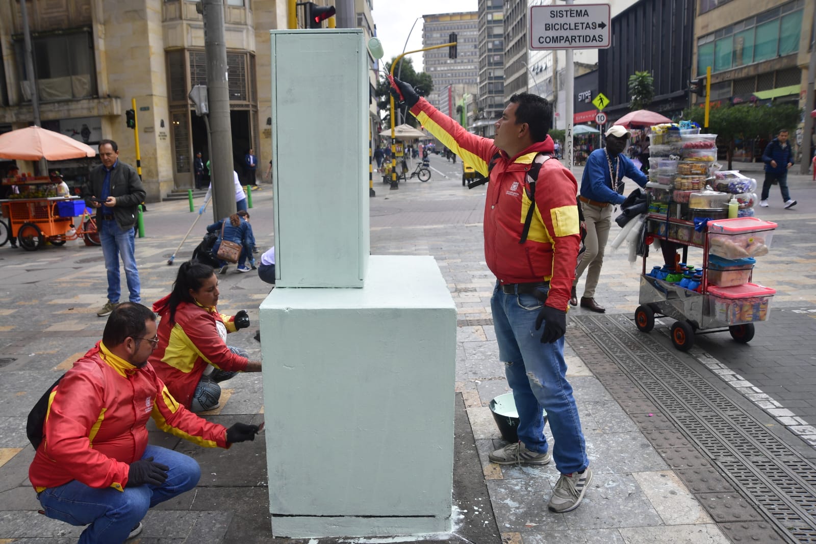 El Centro Vive: ciudadanos y funcionarios se sumaron a la campaña por recuperar el centro de Bogotá