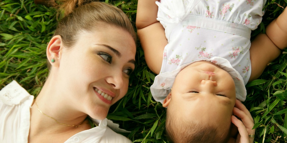 ¿Por qué son vitales las caricias para el bienestar de los niños?
