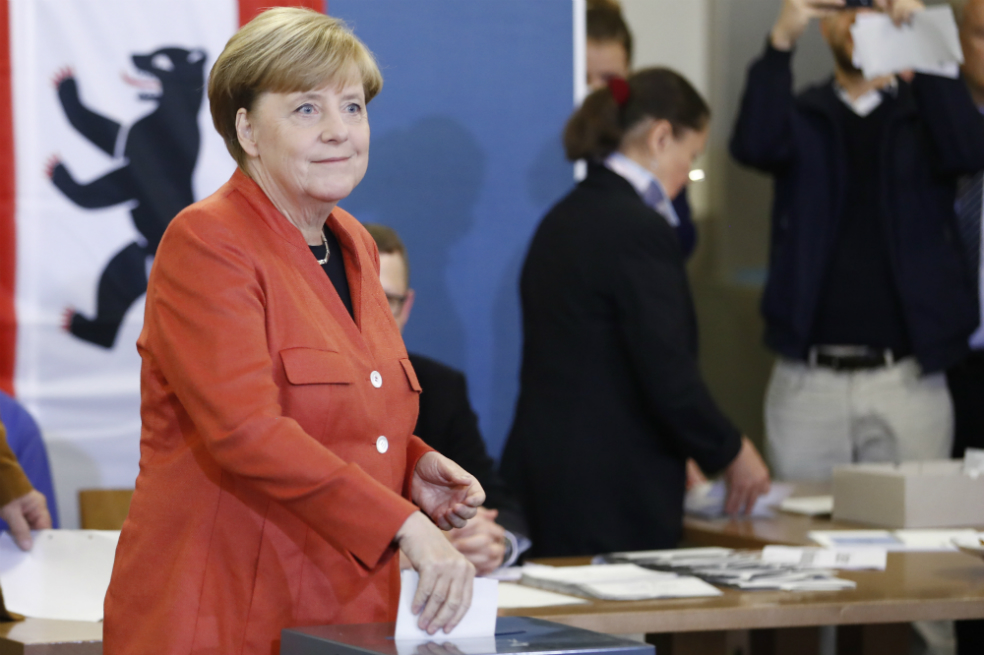 Merkel votó en Berlín y se encamina hacia un cuarto mandato