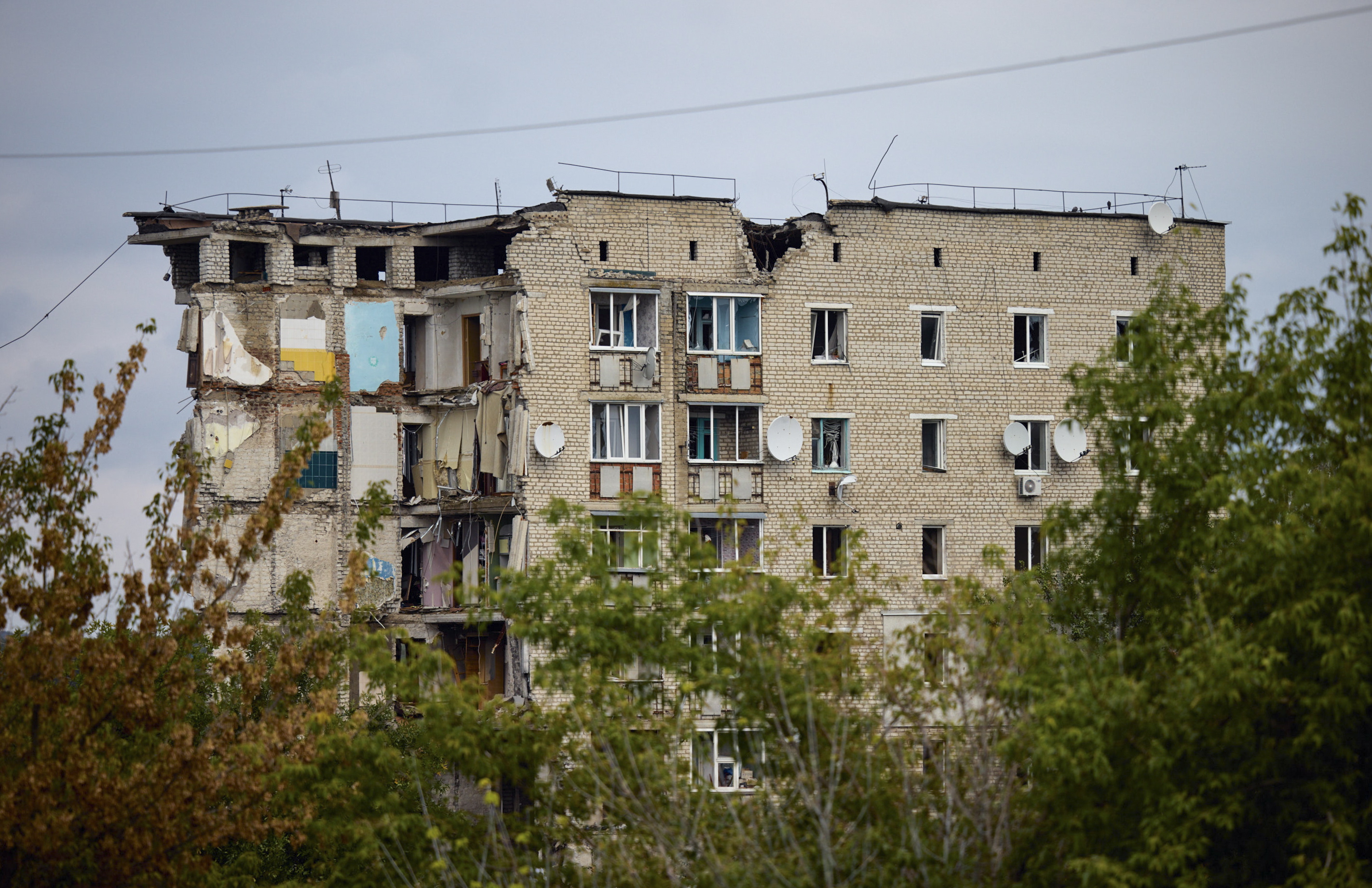 Izium, de unos 45.000 habitantes antes del inicio de la guerra y a unos 120 kilómetros al sudeste de la capital regional, Kharkiv, era de una importancia crucial para las tropas rusas