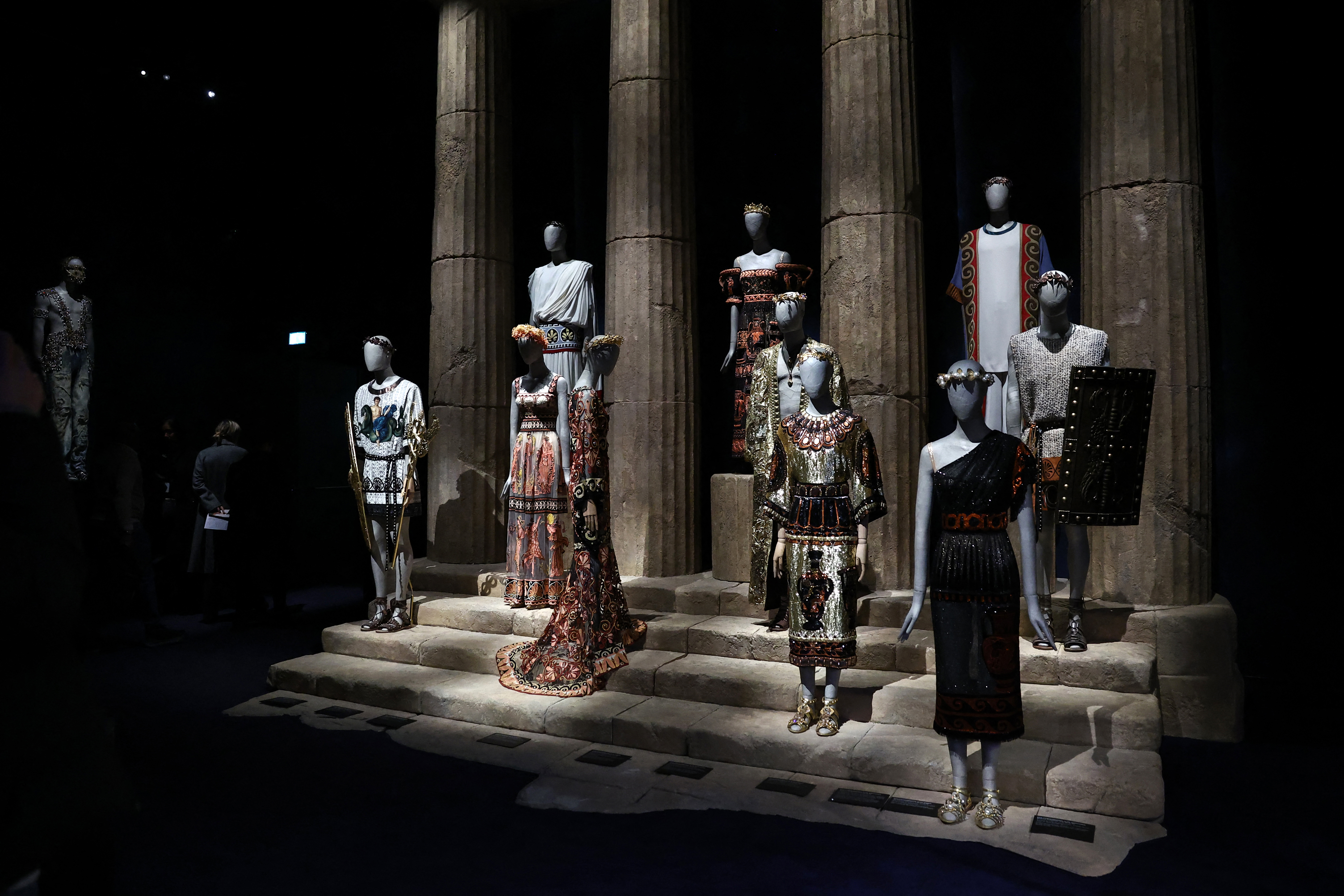 “Du coeur à la main”, la exposición de más de 200 piezas de Dolce&Gabbana en París