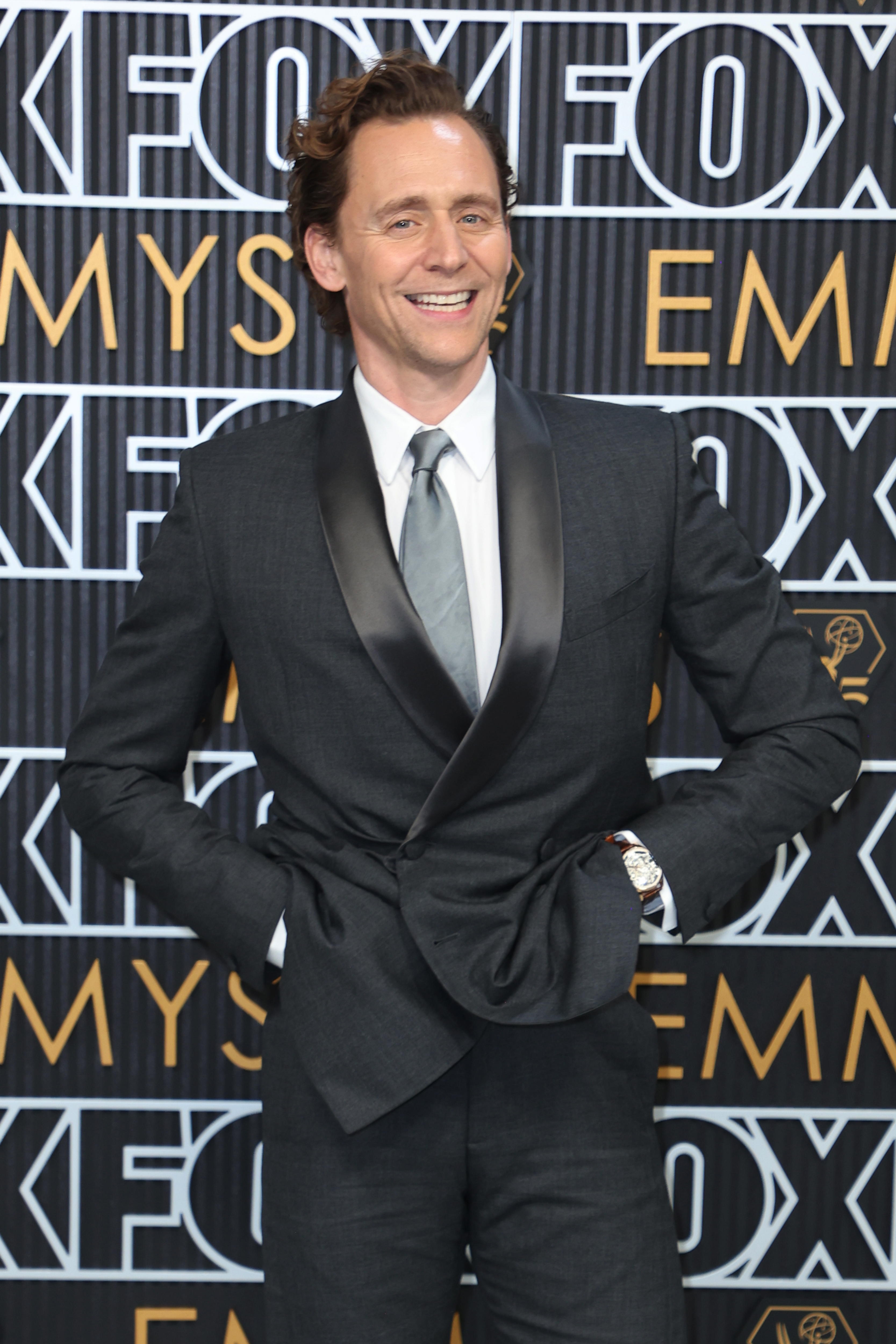 Los Angeles (United States), 16/01/2024.- British actor Tom Hiddleston arrives for the 75th annual Primetime Emmy Awards ceremony held at the Peacock Theater in Los Angeles, California, USA, 15 January 2024. The Primetime Emmys celebrate excellence in national primetime television programming. EFE/EPA/DAVID SWANSON