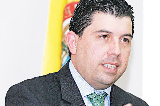 Procuraduría llamó a juicio disciplinario a exdirector de la DNE, Omar Figueroa