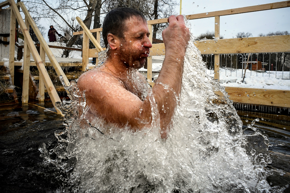 ¿Por qué Vladimir Putin y 1.8 millones de rusos se sumergieron en agua helada?