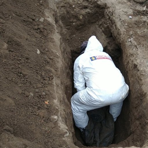 El descubrimiento se dio cuando exhumaban el cuerpo de una presunta víctima de desaparición forzada.