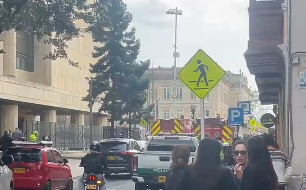 ¿Por qué evacuaron a más de 600 personas del Palacio de Justicia? Esto dijo Bomberos