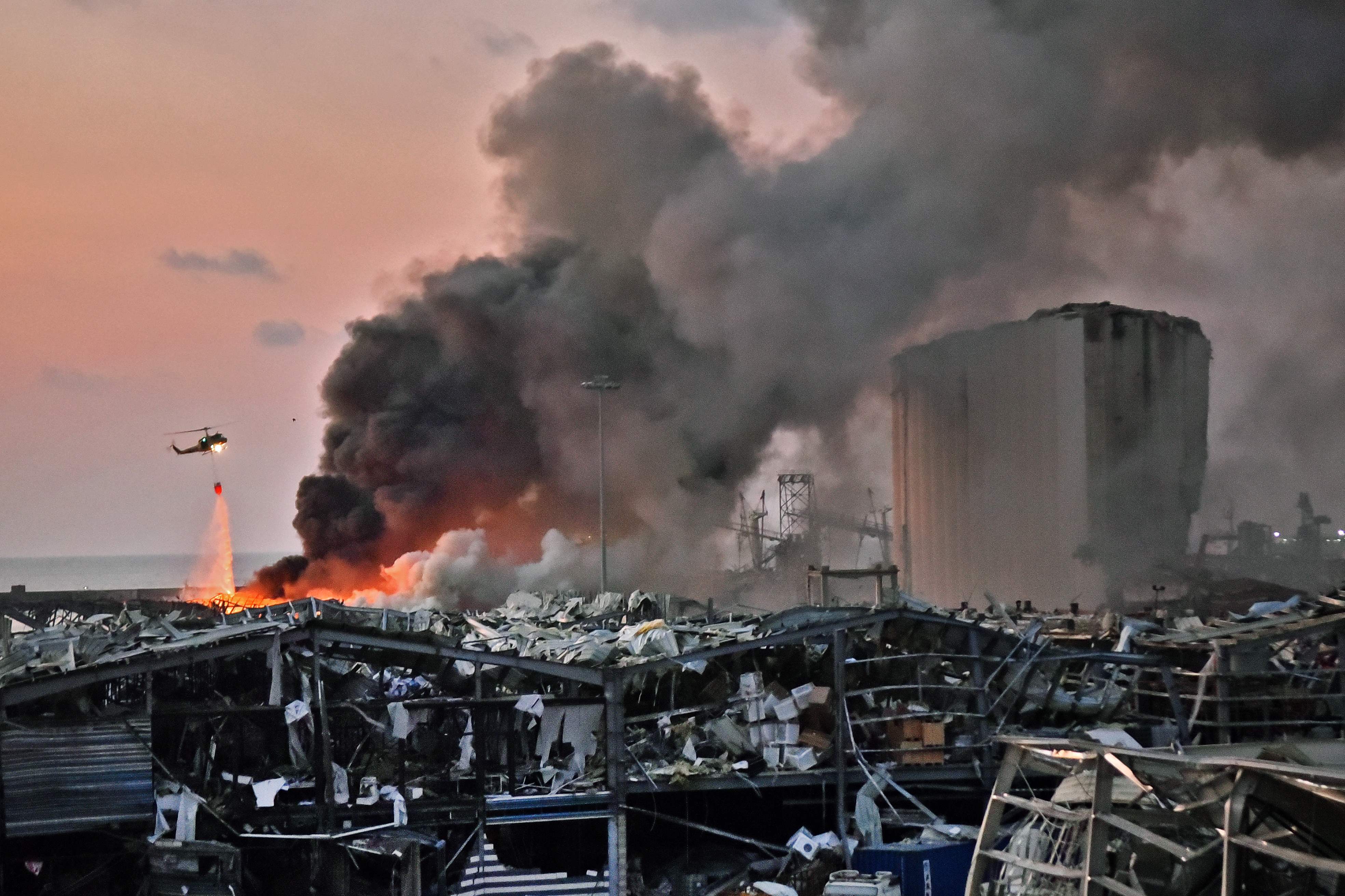 En agosto una poderosa explosión sacudió el puerto de Beirut, en Líbano. La combustión de 2.750 toneladas de nitrato de amonio que eran almacenadas en la zona y que habían sido confiscadas hace varios años causó 73 muertos y más de 3.000 heridos. La ciudad quedó casi destruida.