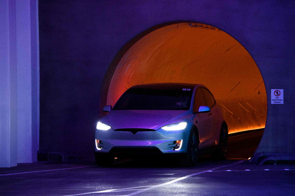 Un “cerebro artificial” con cámaras es la apuesta de Tesla para carros autónomos