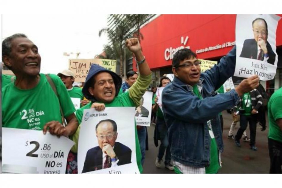 Cientos de peruanos marcharon contra el FMI y el Banco Mundial