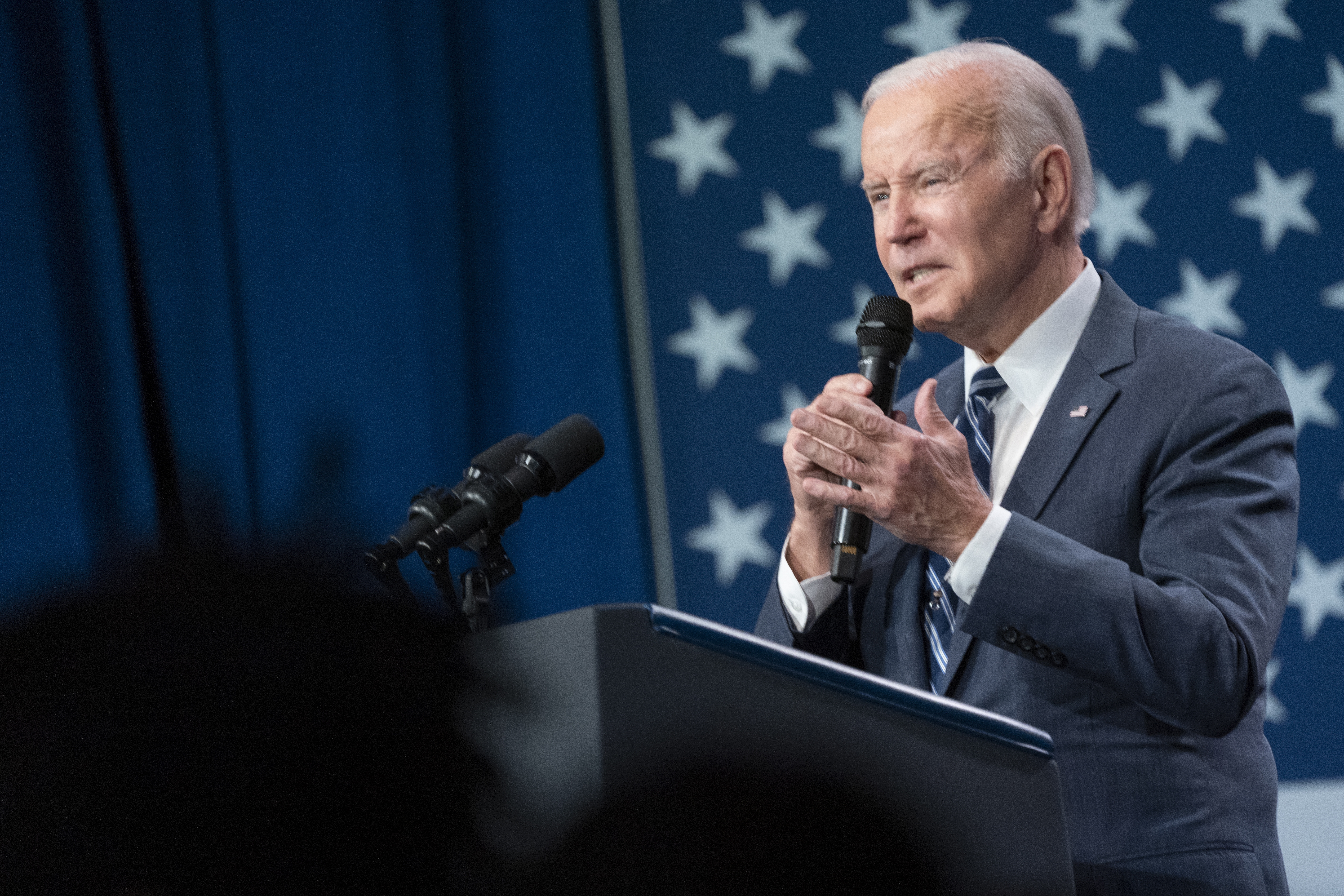 Biden anuncia una inversión de $100 millones de dólares para adaptación climática