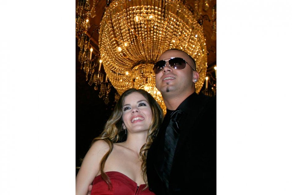 Esposa del cantante Wisin defiende su posición contra el aborto