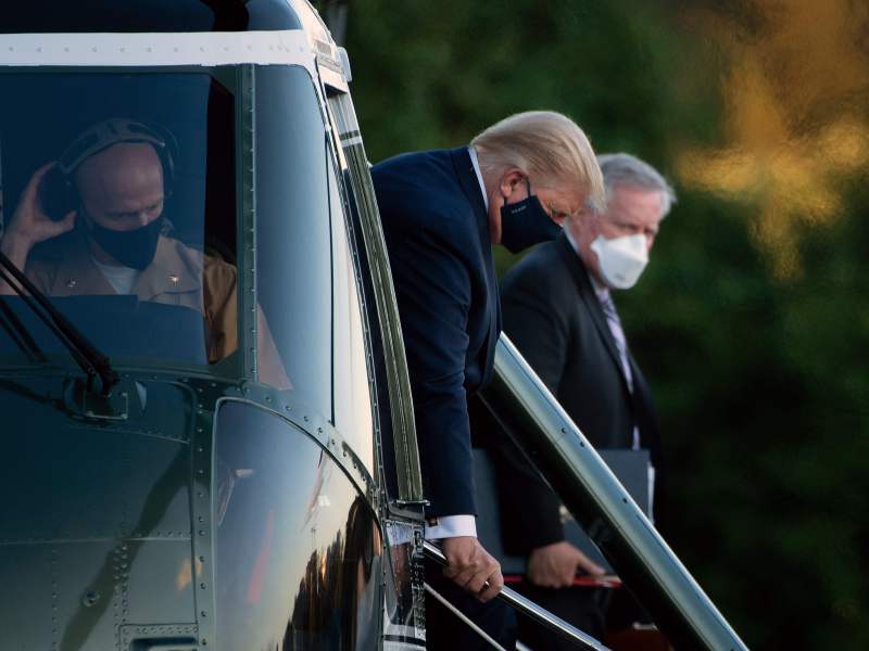 El presidente Trump fue trasladado en últimas horas al Centro Médico Militar Walter Reed y permanecerá ahí durante los próximos días.