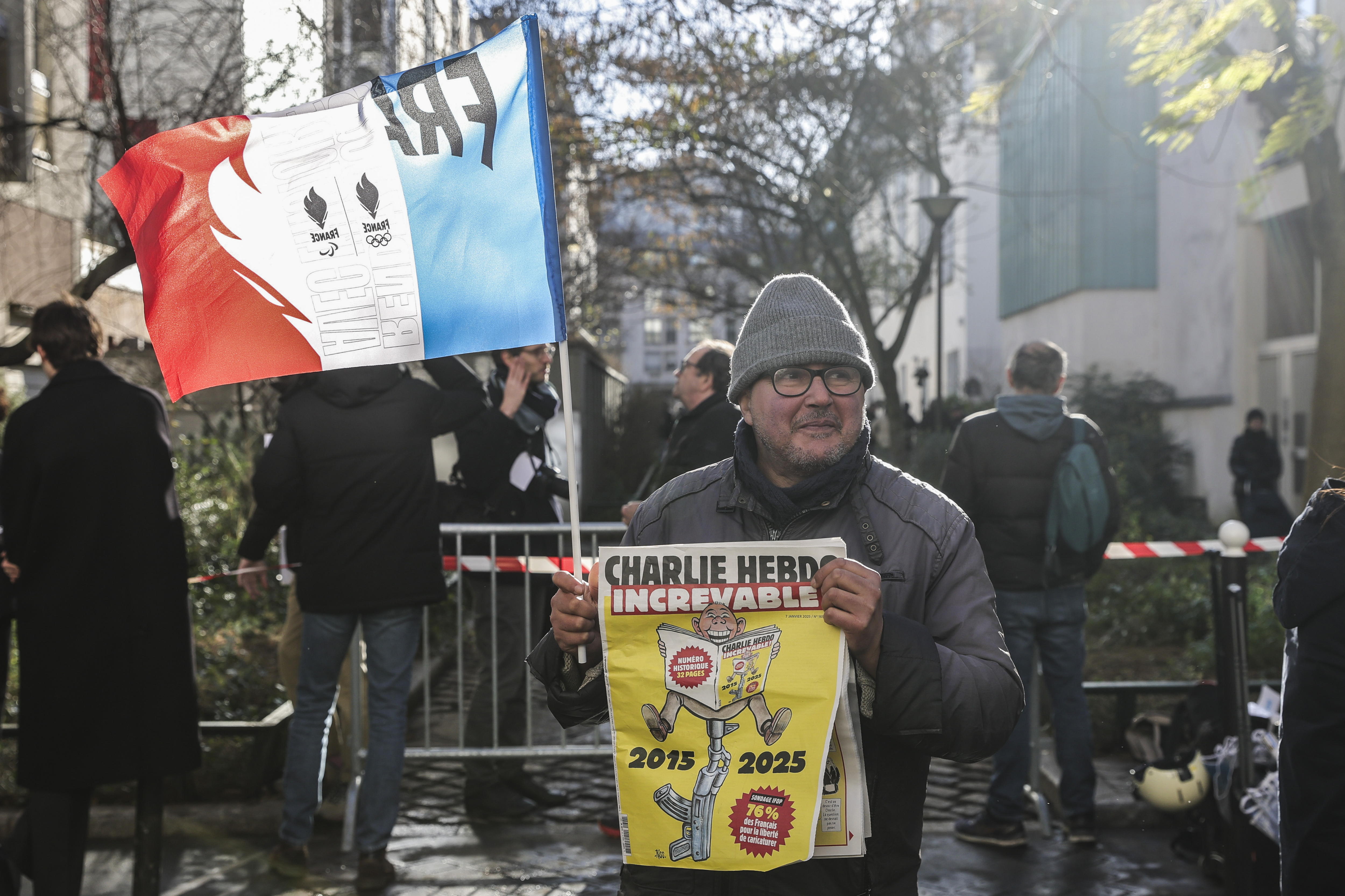 Francia y la revista Charlie Hebdo conmemoran 10 años del atentado