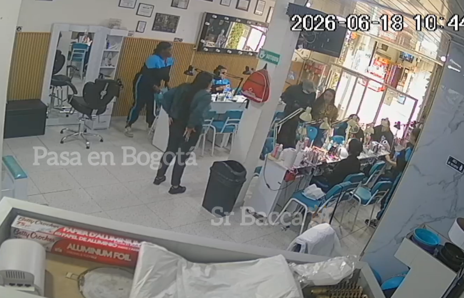 Video revela violento atraco en salón de belleza de Bogotá: así actuaron los ladrones