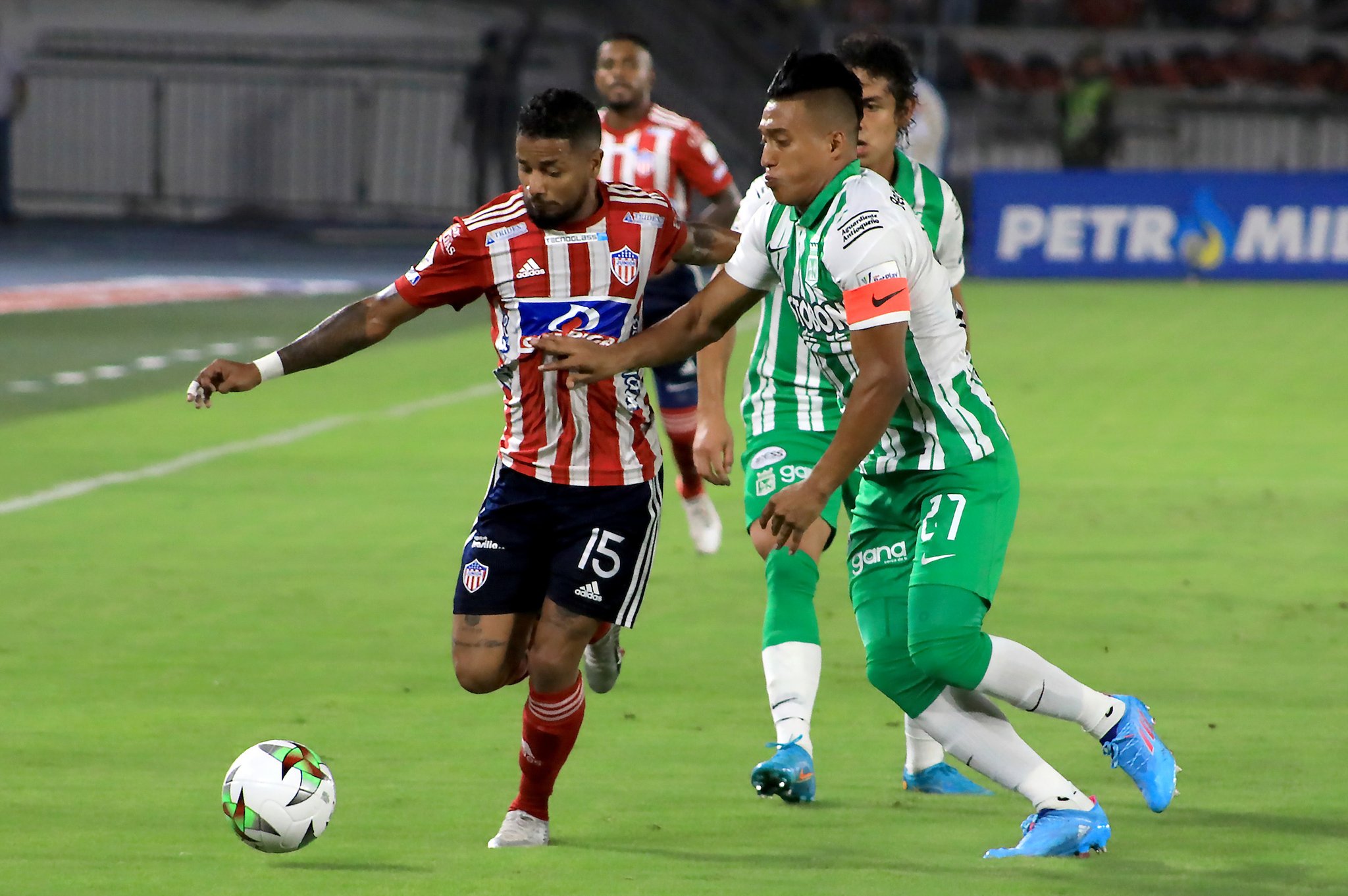 Atlético Nacional rescató un empate ante Júnior en Barranquilla