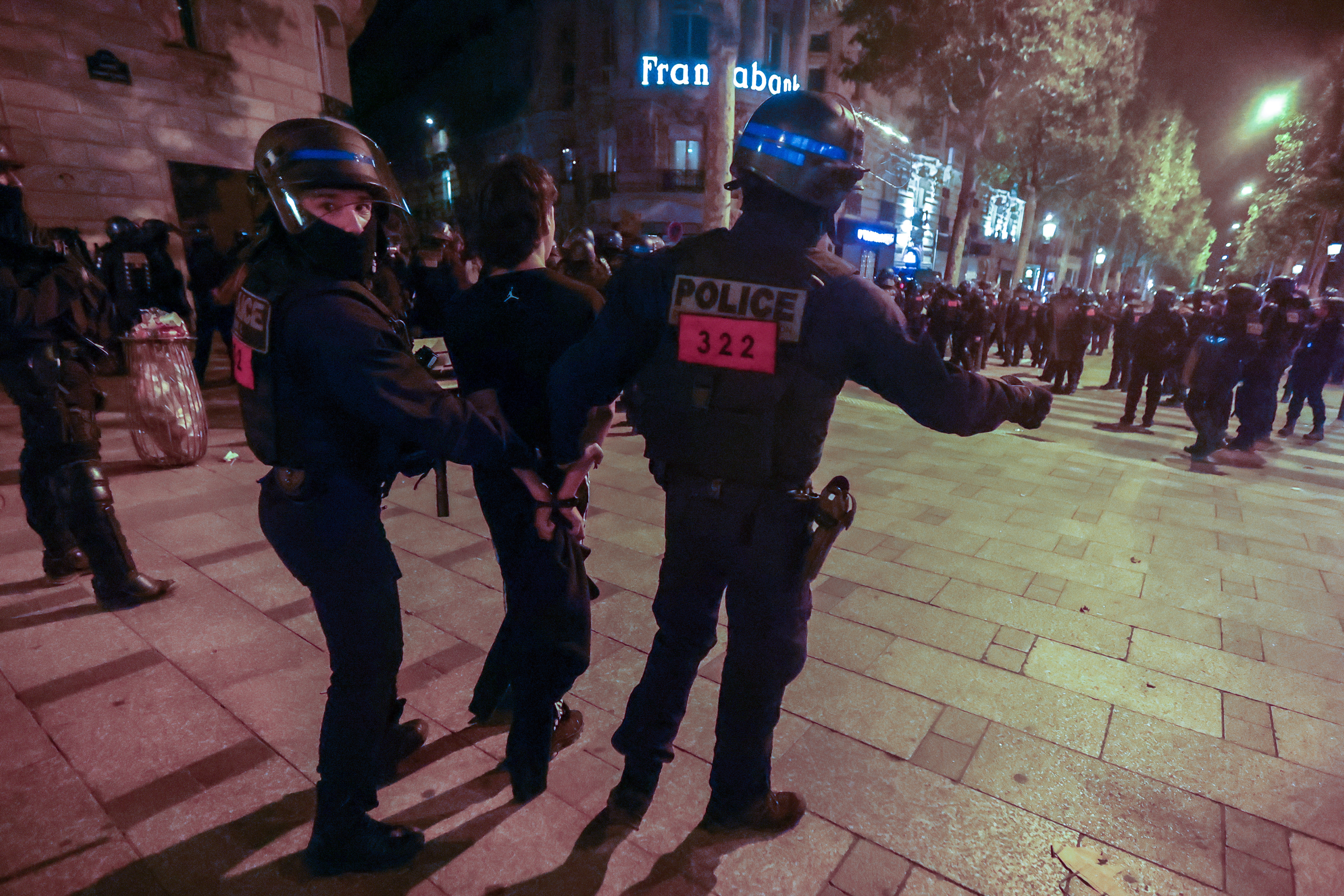 Conmoción en Francia tras ataque a casa de alcalde en quinta noche de disturbios