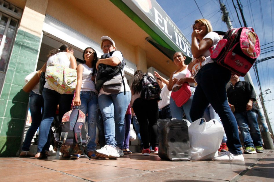 Un año con la frontera cerrada: este jueves se reúnen Maduro y Santos