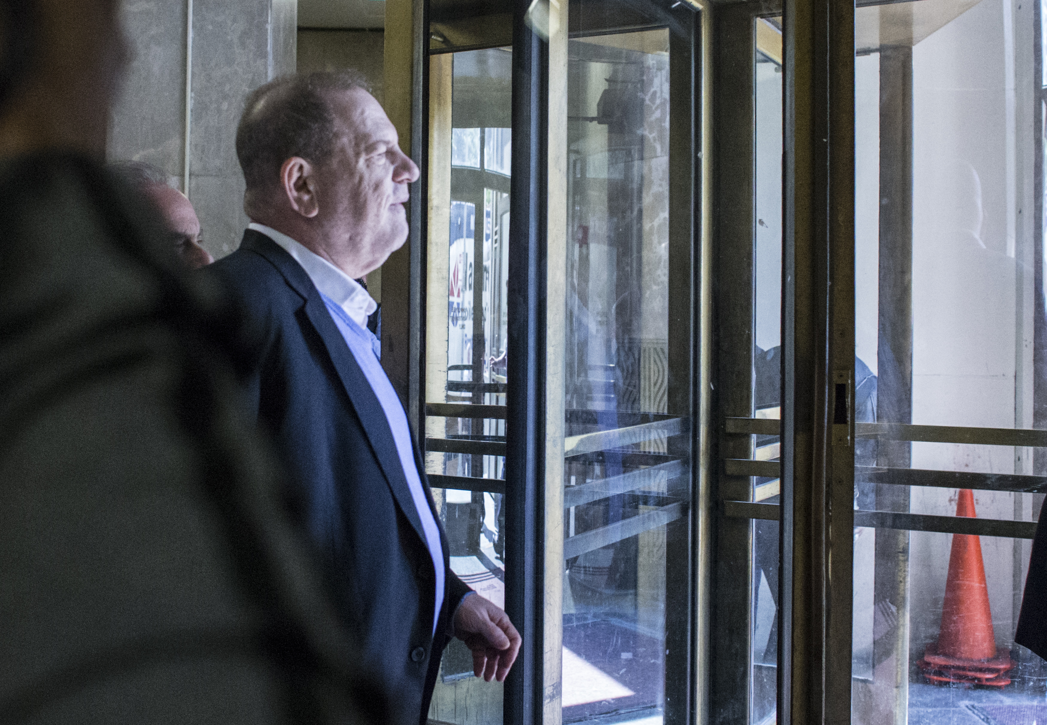 Harvey Weinstein no se presentó ante jurado acusador en Nueva York