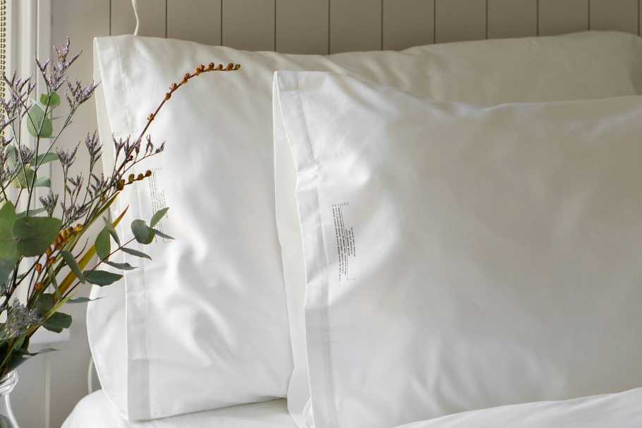 Lava tus almohadas amarillentas con este truco casero usando bicarbonato