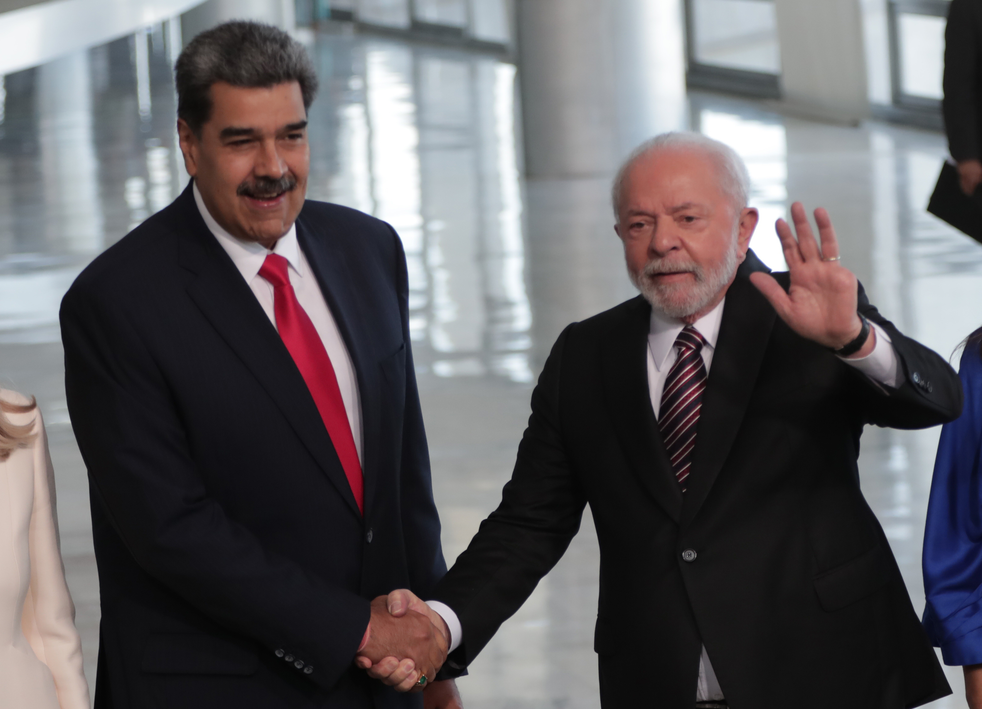 Maduro llegó a Brasilia para reunión regional de máximo nivel