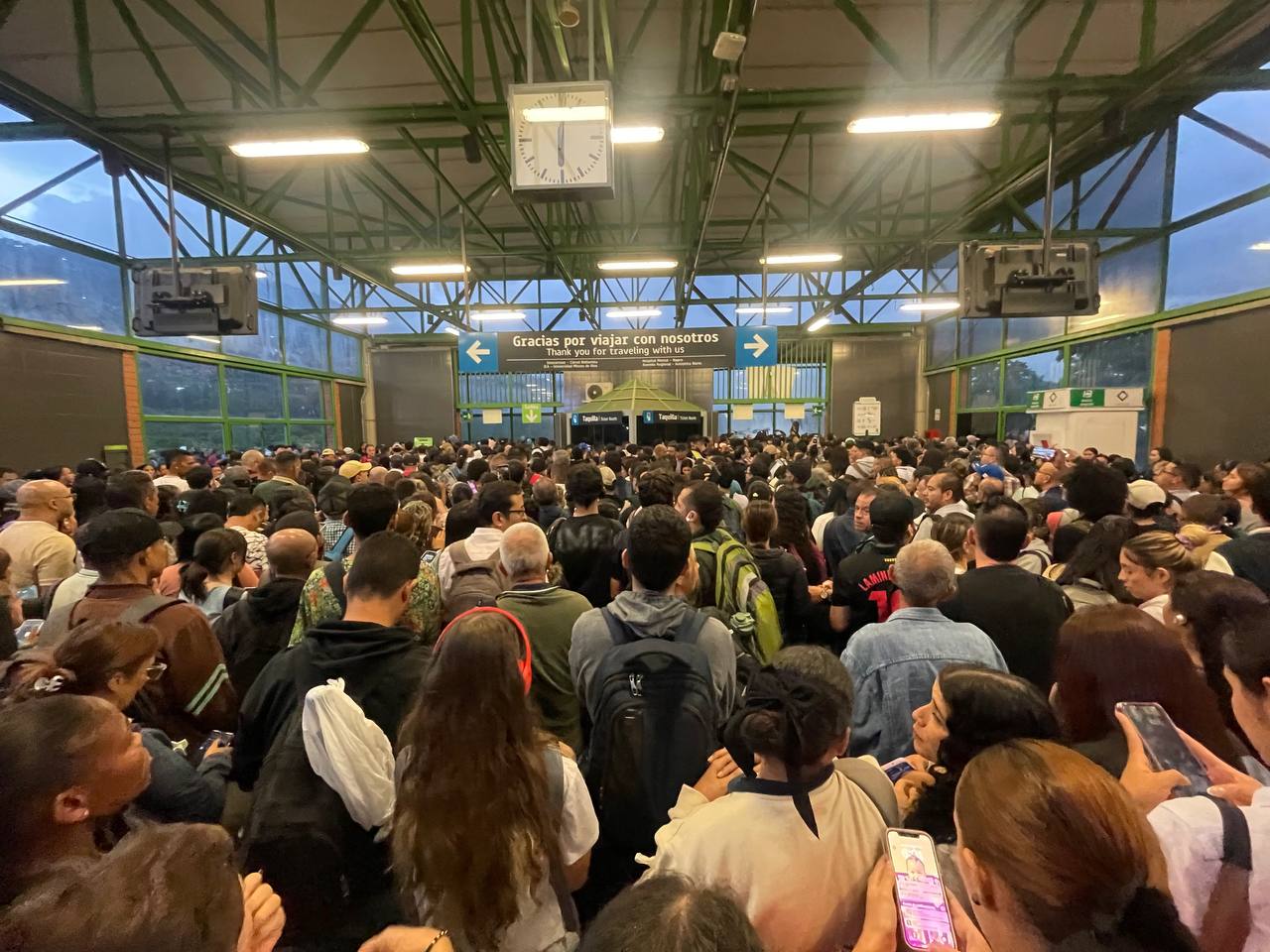 Incidente en el Metro de Medellín generó congestión en la Línea A: esto pasó