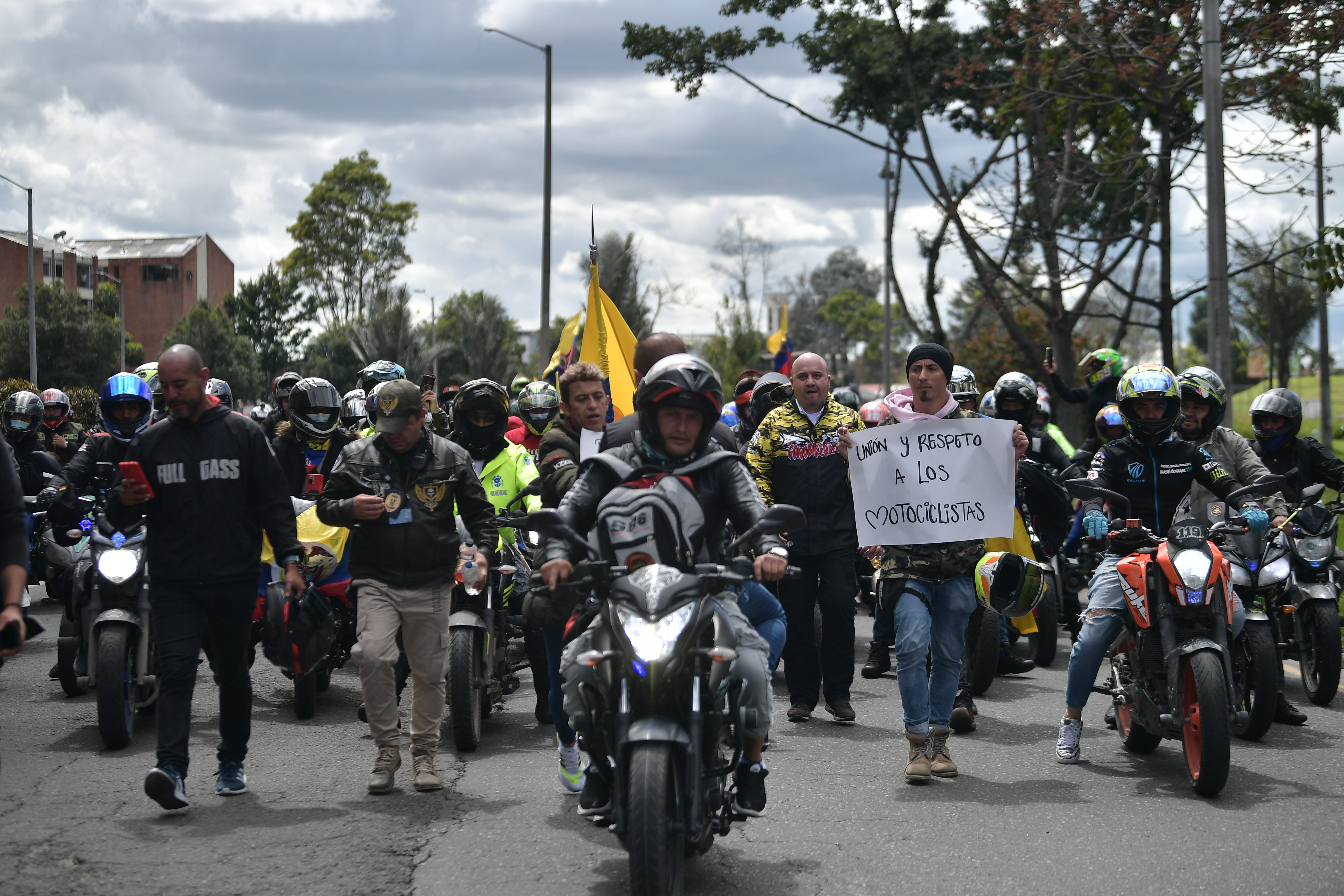 Gobierno y Alcaldía buscan acuerdo con moteros para evitar bloqueos en Bogotá