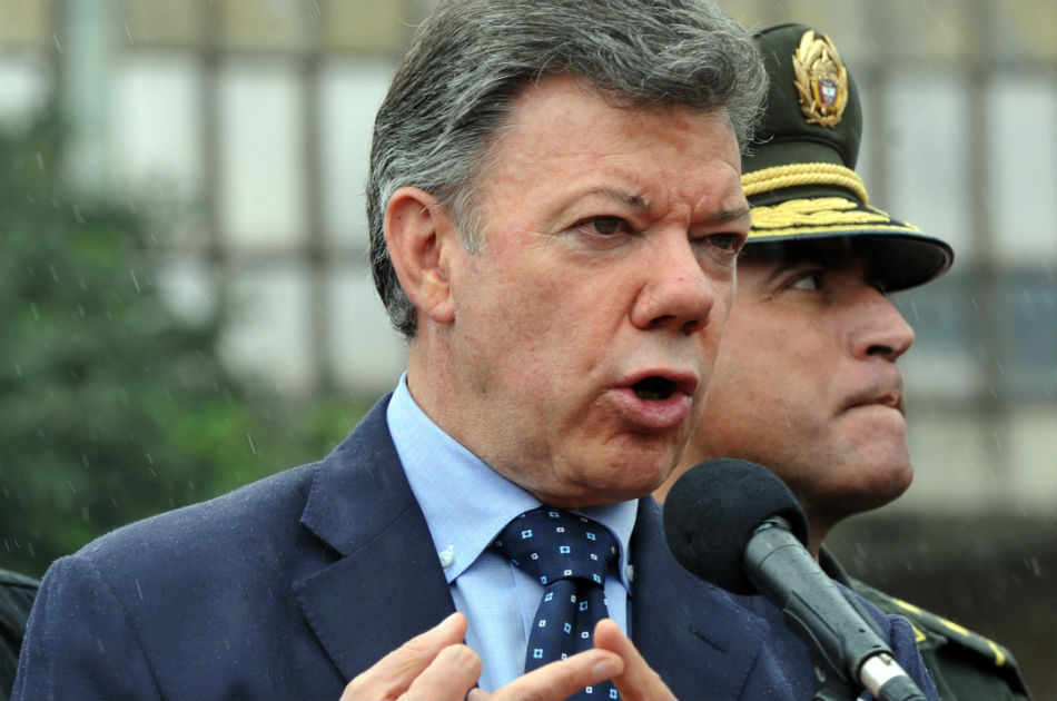 Santos dice que no pospondrá elecciones porque eso lo beneficiaría