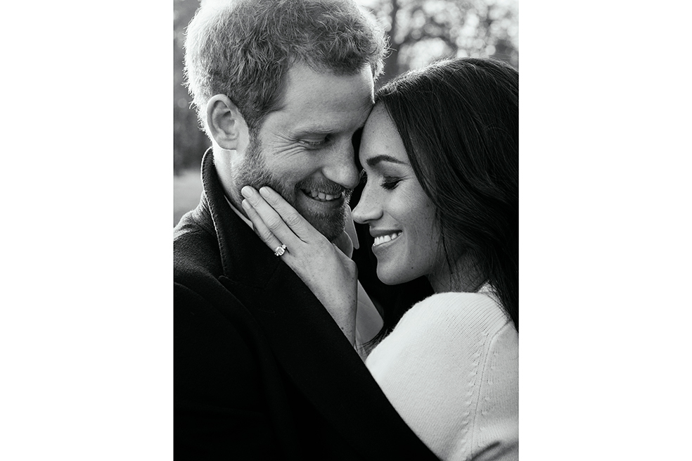Lo que desvelan los retratos oficiales del príncipe Enrique y Meghan Markle