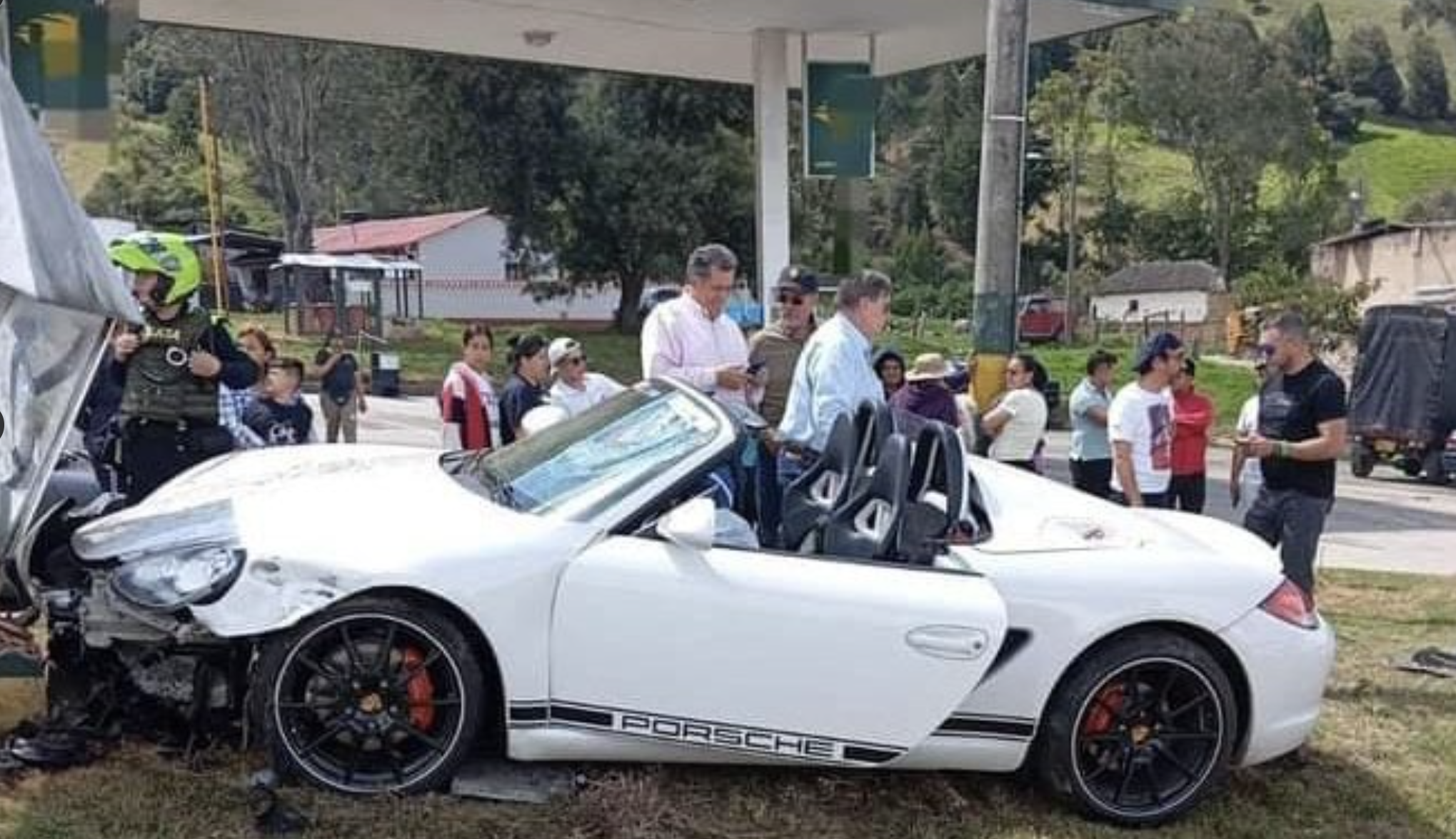 ¿Cuánto cuesta el Porsche que se estrelló con una moto en vía Bogotá-Tunja?